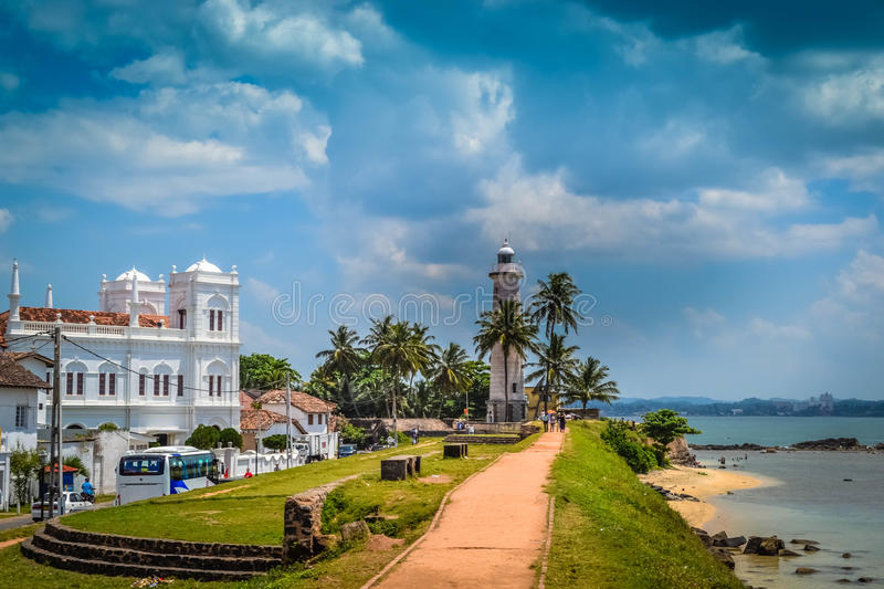 white-lighthouse-shore-galle-sri-lanka-94449454